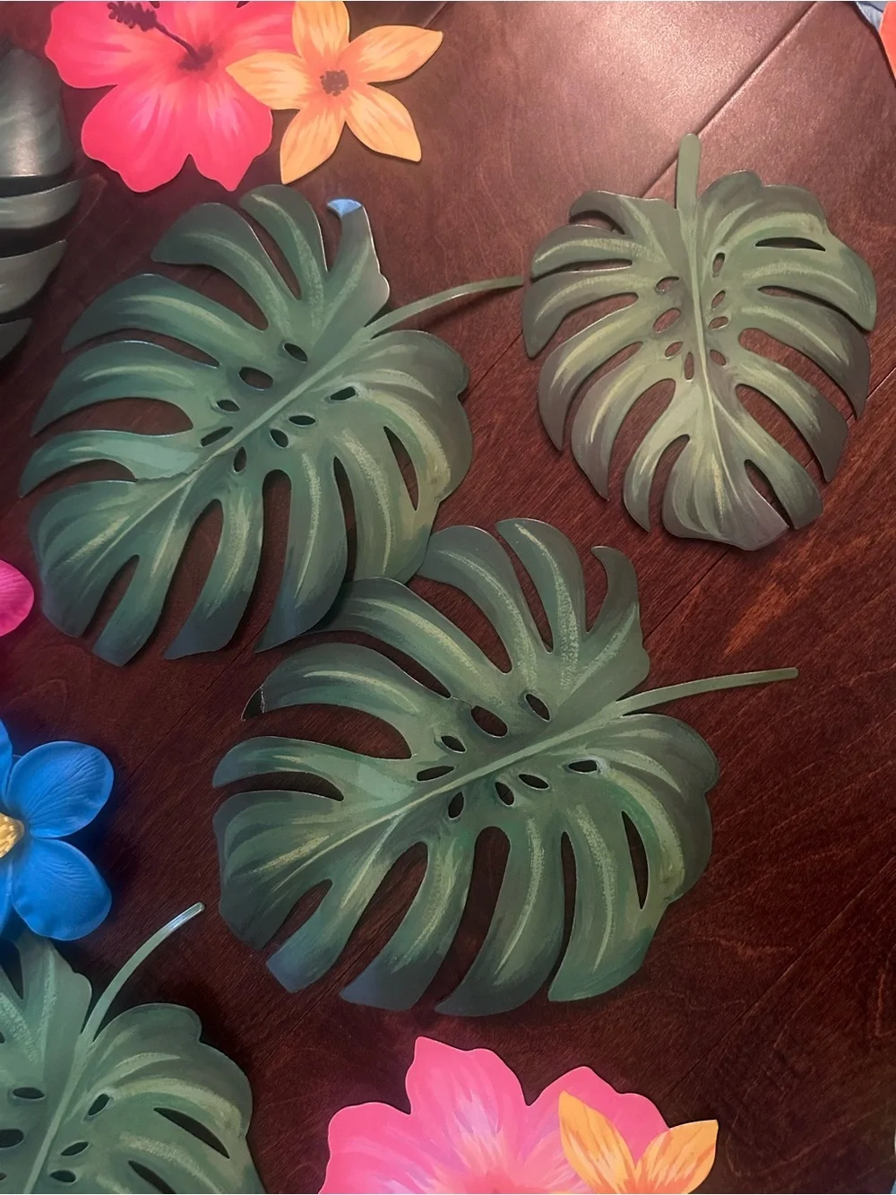 Tropical Flip-Flop thong sandals flowers and leaf Party Supplies - Multicolor